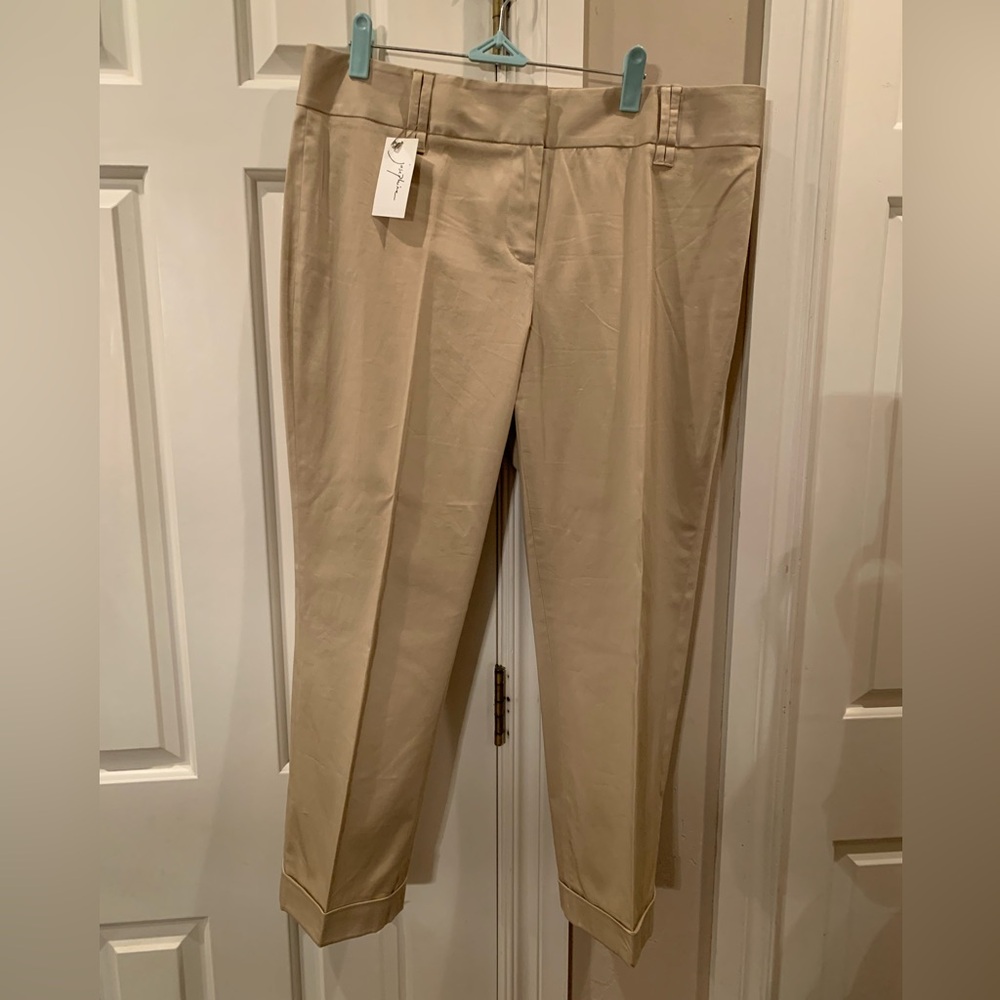 NWOT Josephine Desert Khaki Capris Pants Size 12